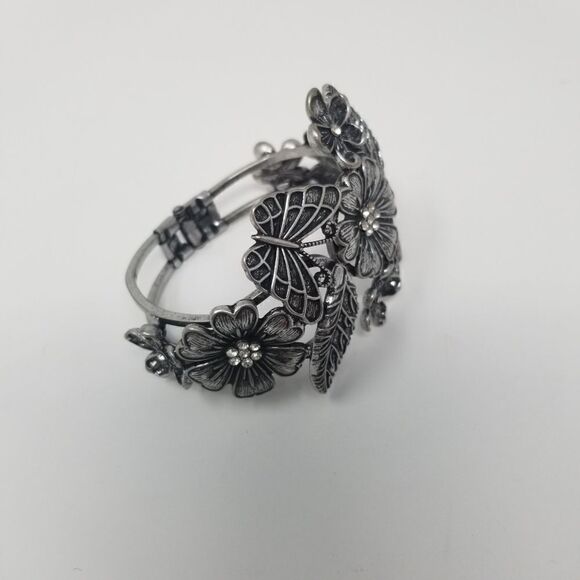 ANTIQUED SILVER LIKE FLOWERS BUTTERFLIES BRACELET - Picture 4 of 11